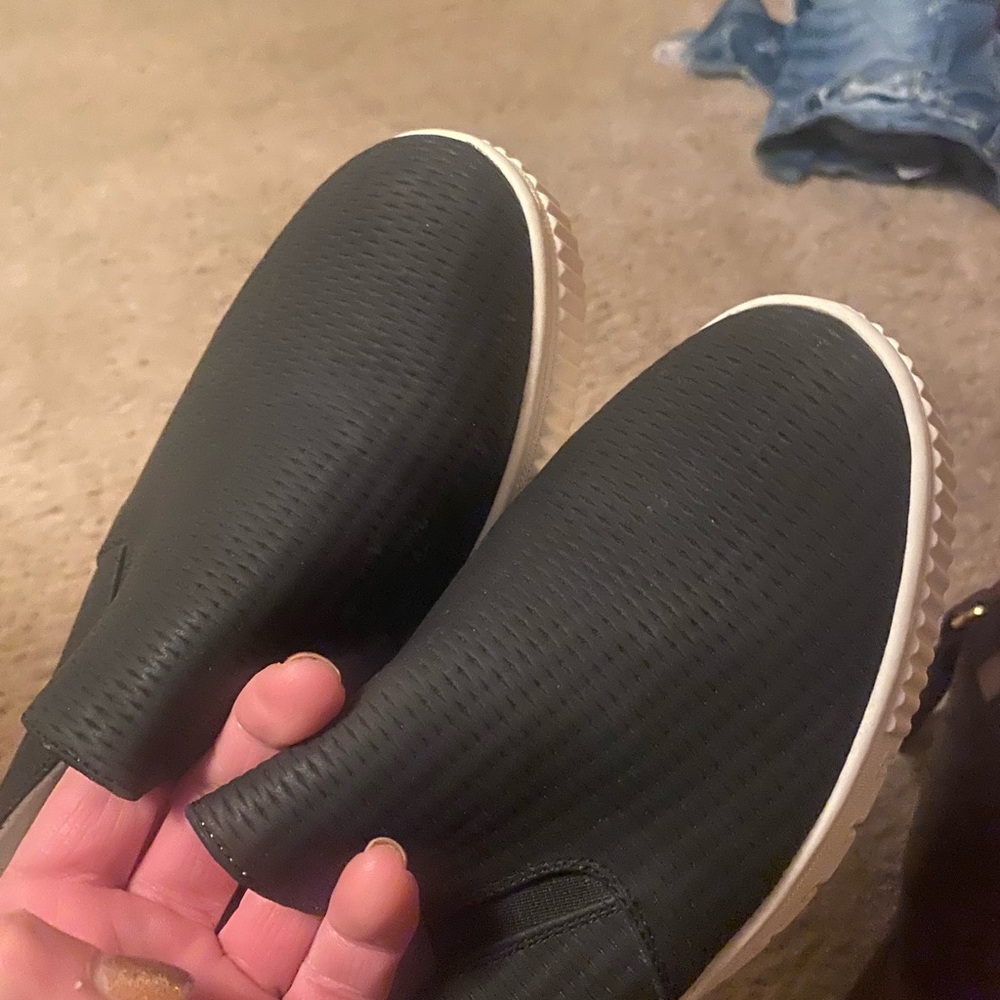 SOUL Naturalizer Cozy White and Black Footwear - Picture 4 of 5